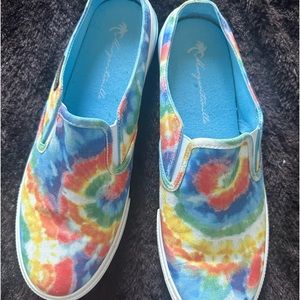Slip On Women’s tie-dye shoes. Excellent condition
